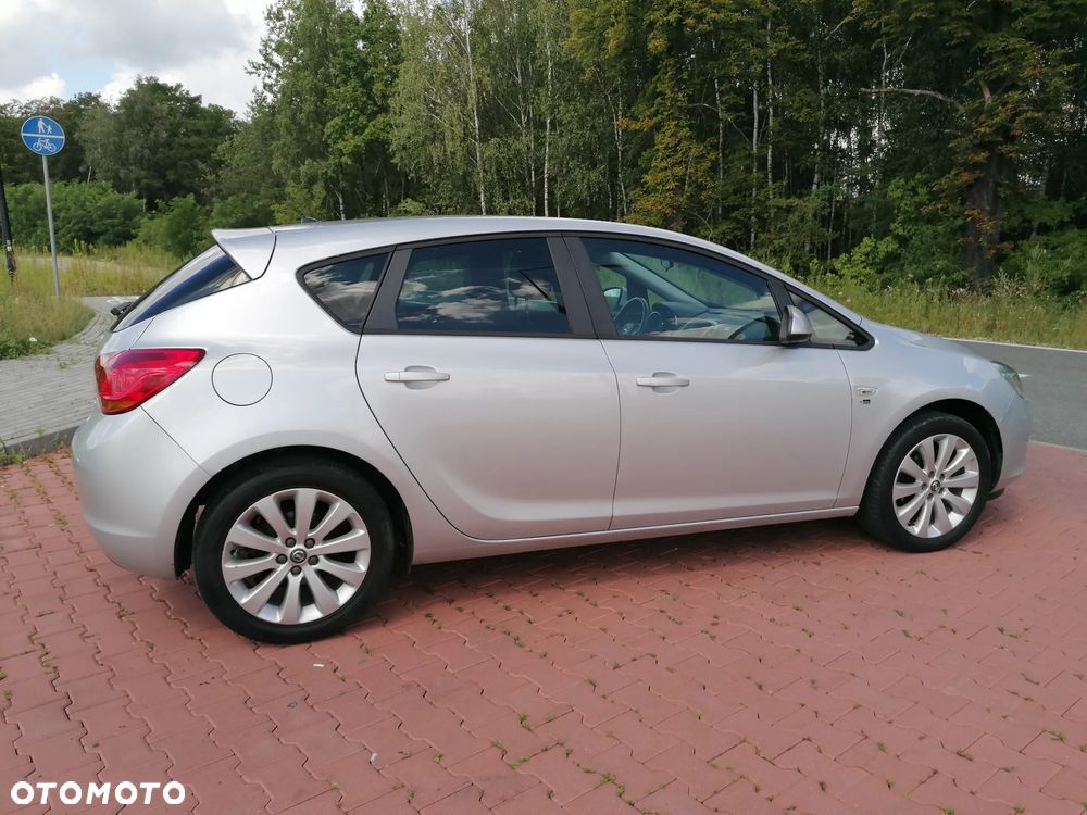 Opel Astra 1.4 Turbo 150 Jahre - 7