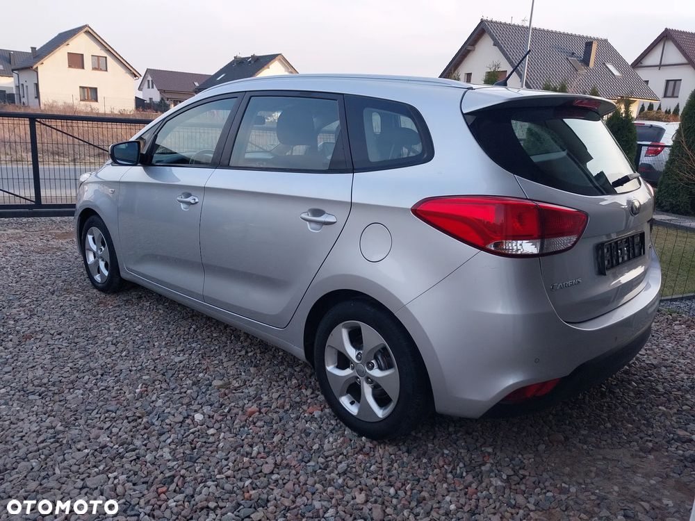 Kia Carens 1.7 CRDi 136 Dream Team Edition - 6