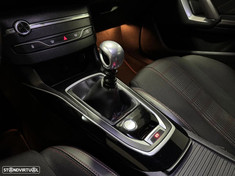 Peugeot 308 1.2 PureTech GT Line - 3