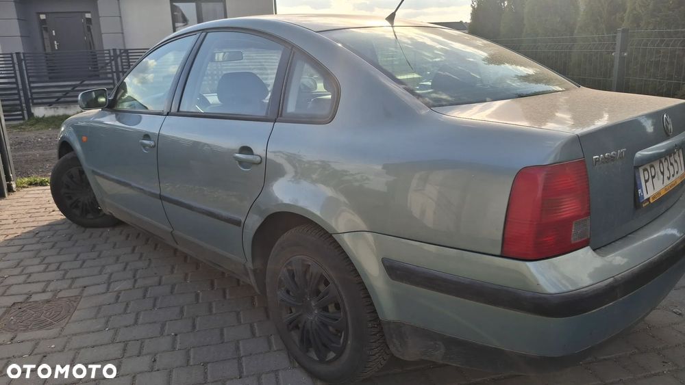 Volkswagen Passat 1.8 - 5