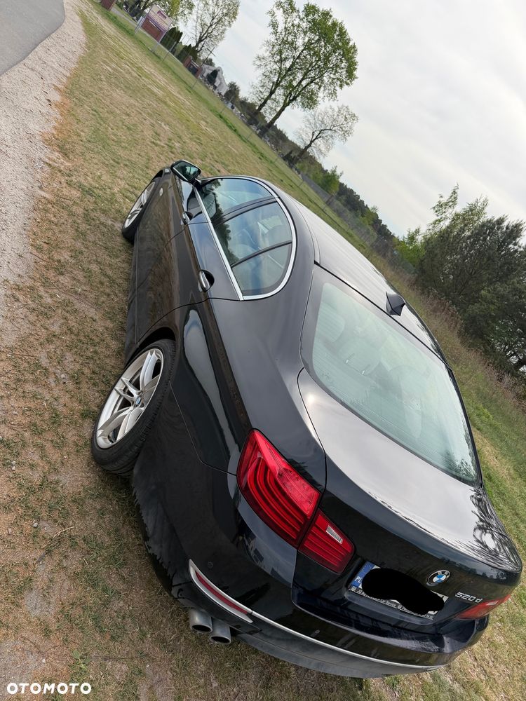 BMW Seria 5 520d xDrive - 6