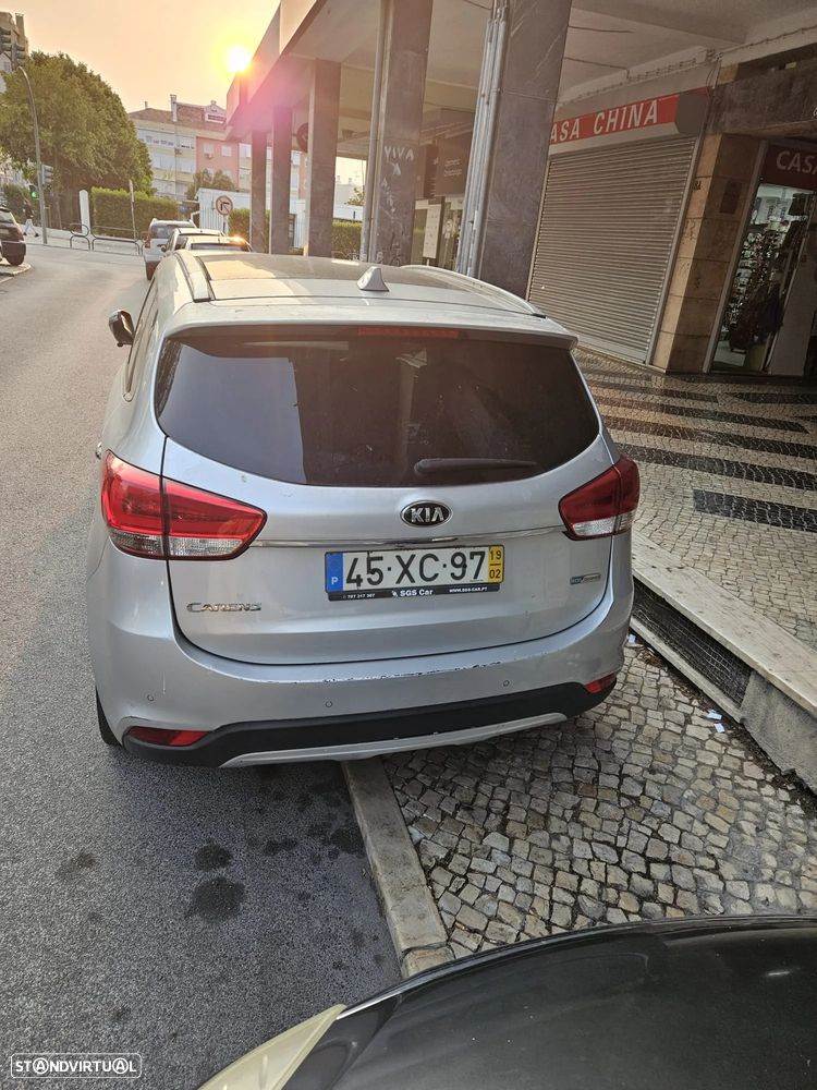 Kia Carens 1.7 CRDi ISG EX - 4
