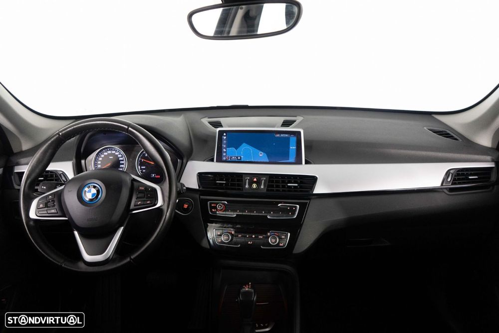BMW X1 25 e xDrive Corporate Edition - 23