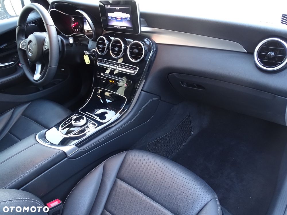 Mercedes-Benz GLC 250 4Matic 9G-TRONIC - 16
