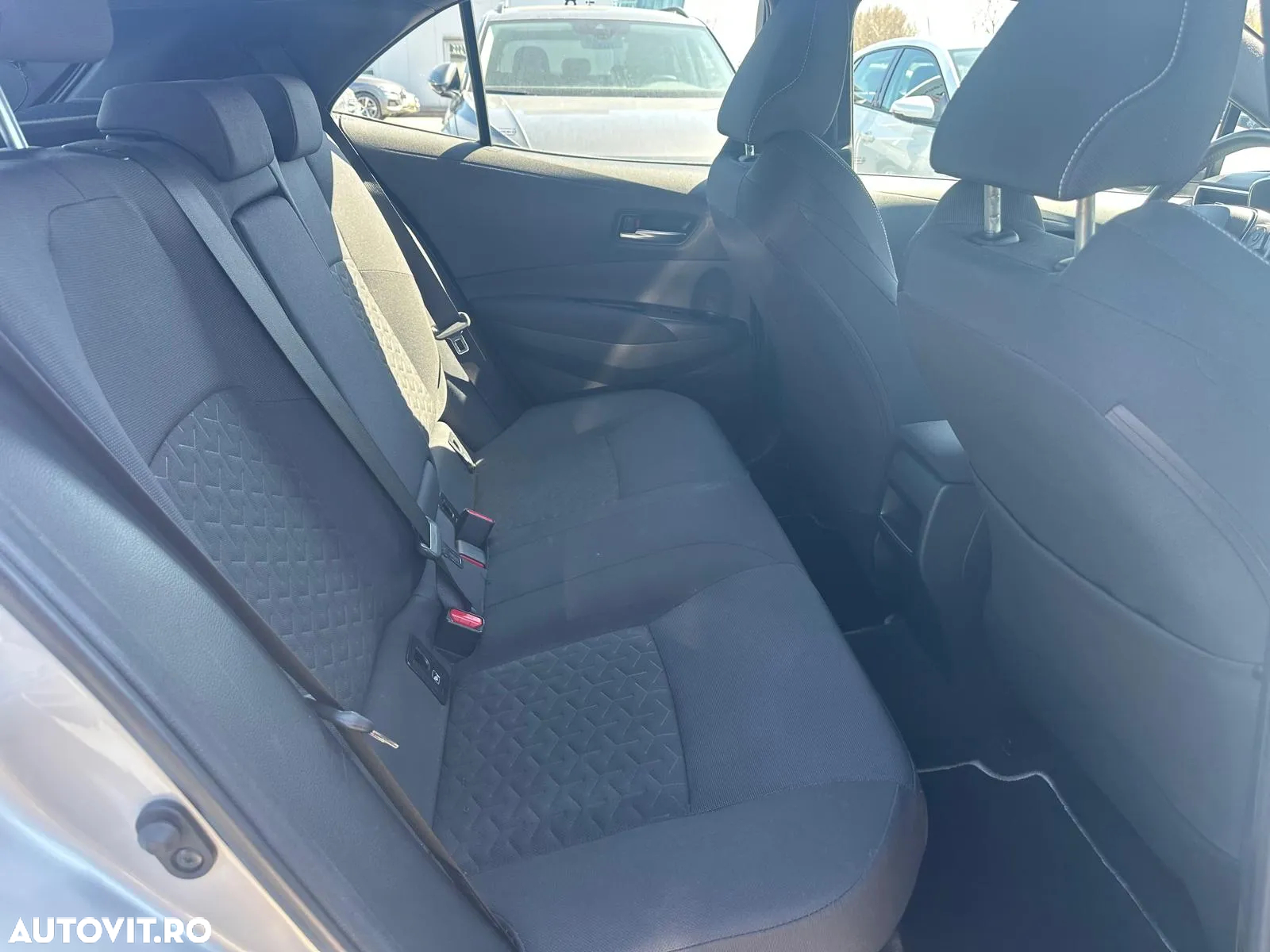 Toyota Corolla 1.8 HSD Dynamic - 12