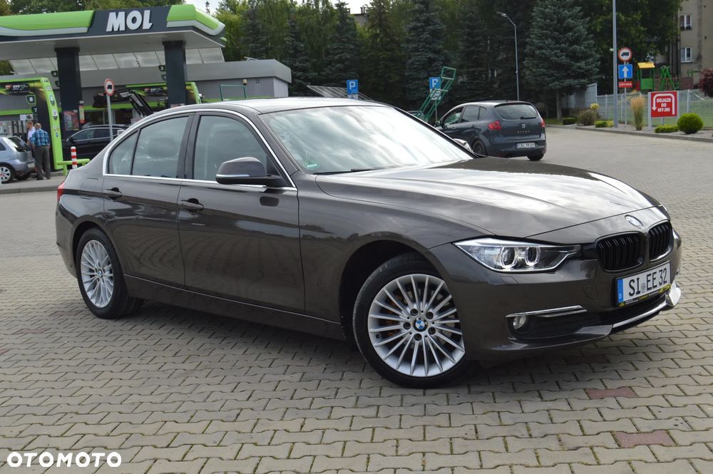 BMW Seria 3 318d Luxury Line - 3