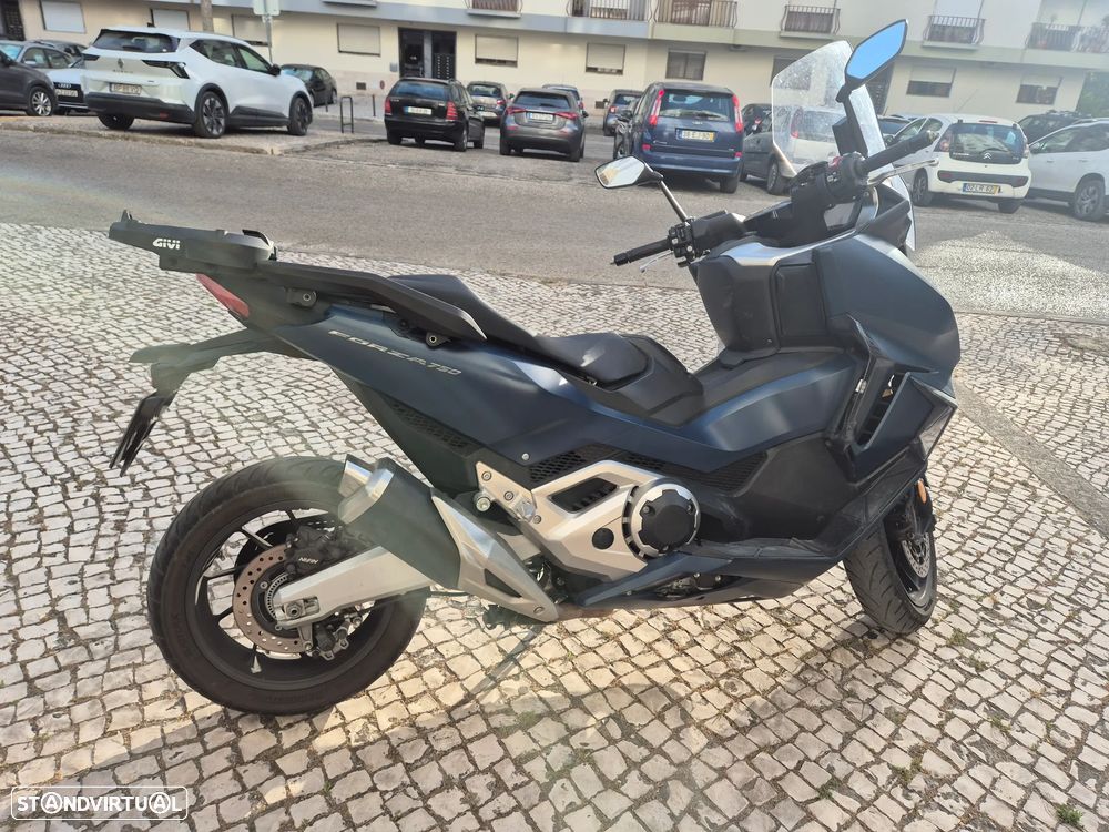 Honda Forza - 4
