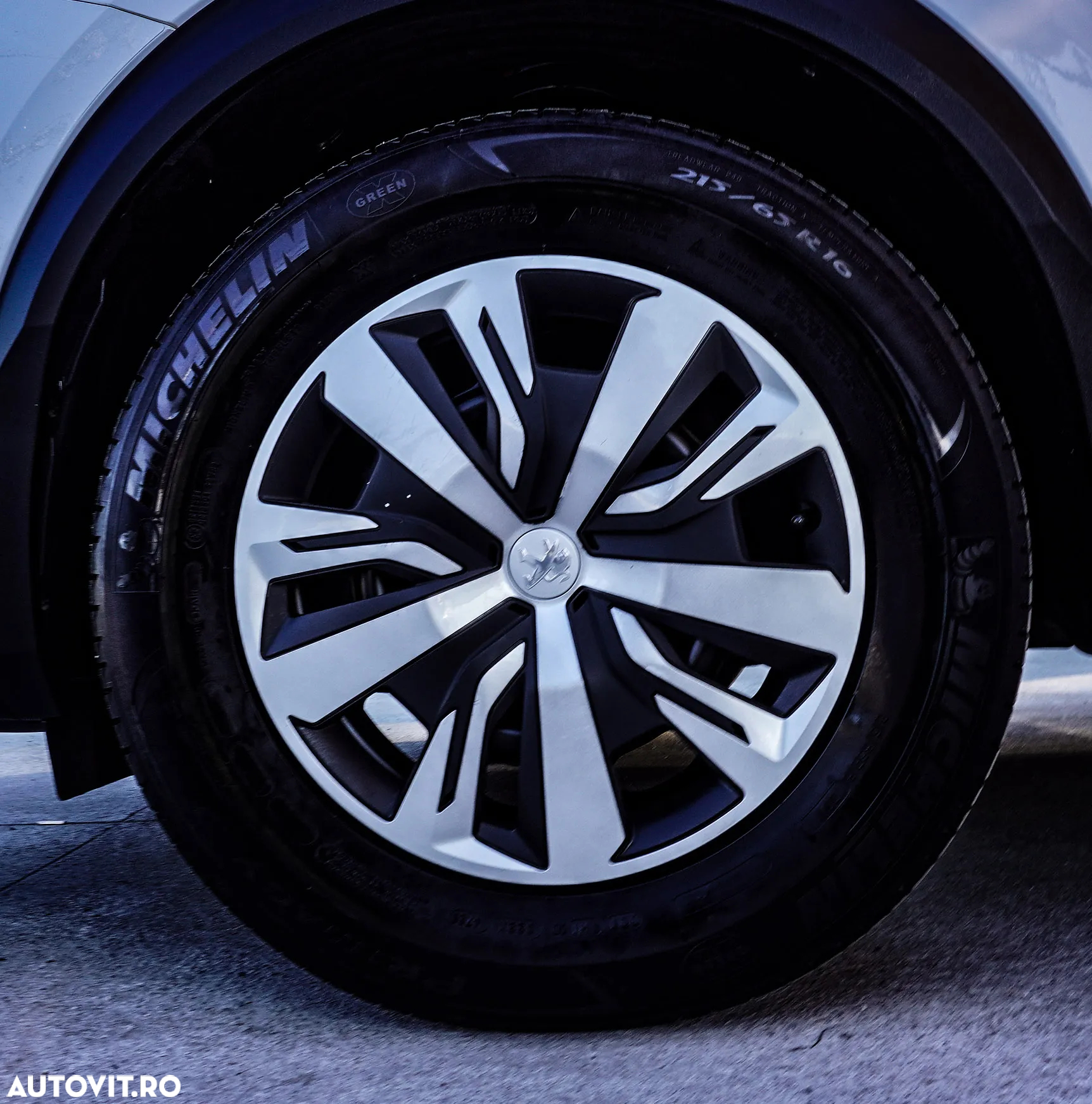 Peugeot 2008 1.5 BlueHDI STT Allure - 32