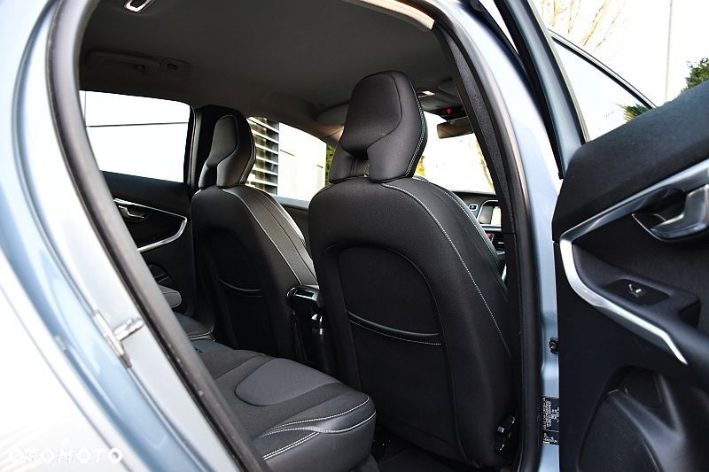 Volvo V40 T3 Drive-E Momentum - 22