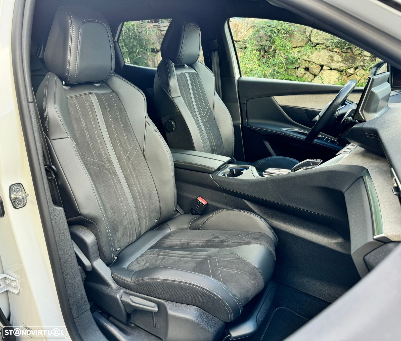 Peugeot 3008 1.5 BlueHDi GT EAT8 - 30