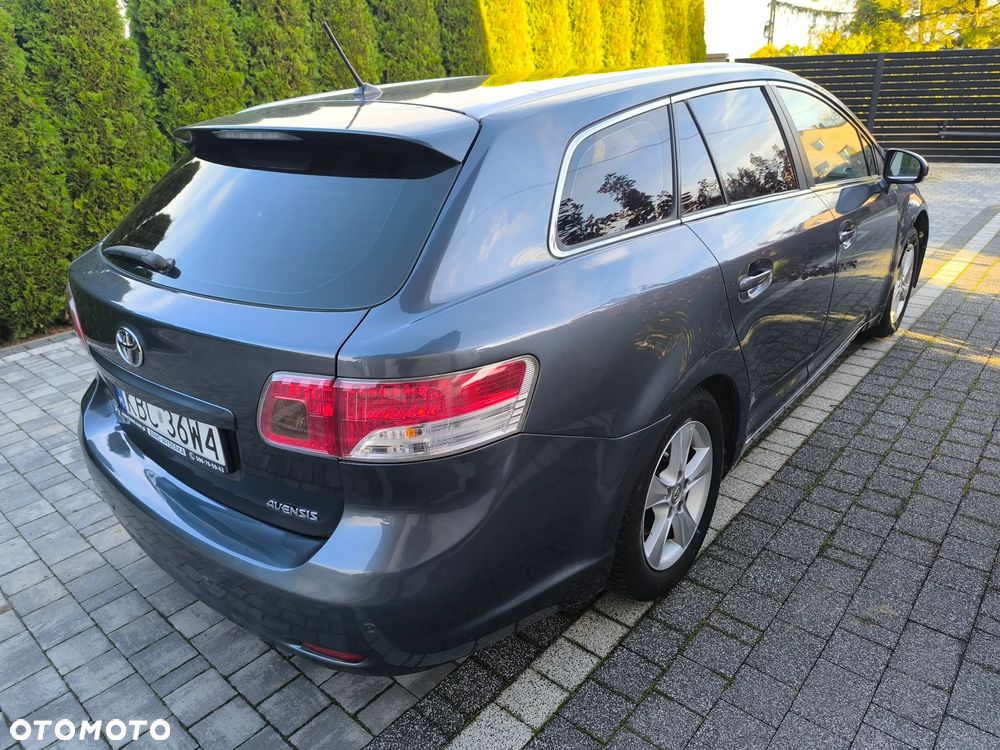 Toyota Avensis 1.8 Sol - 4