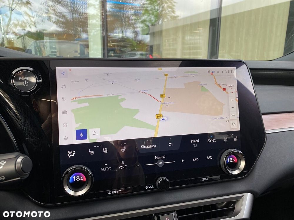 Lexus RX 450h+ Omotenashi - 17