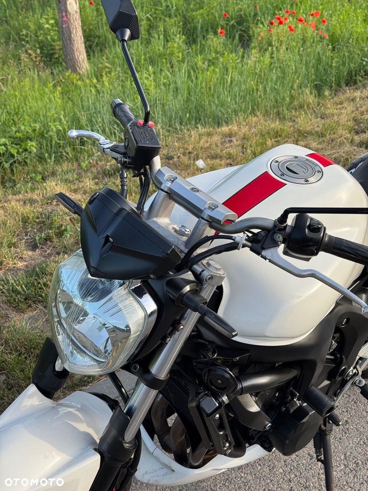 Yamaha FZ6 - 8