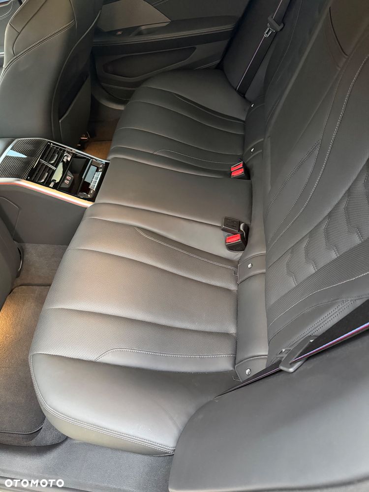 BMW Seria 8 - 7