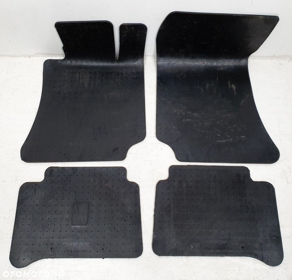 DYWANIKI CHODNICZKI GUMOWE MERCEDES W212 4SZT - 6