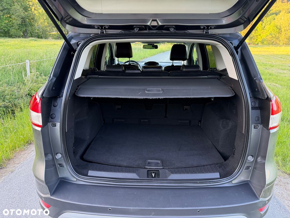 Ford Kuga 2.0 TDCi 2x4 Champions Edition - 36