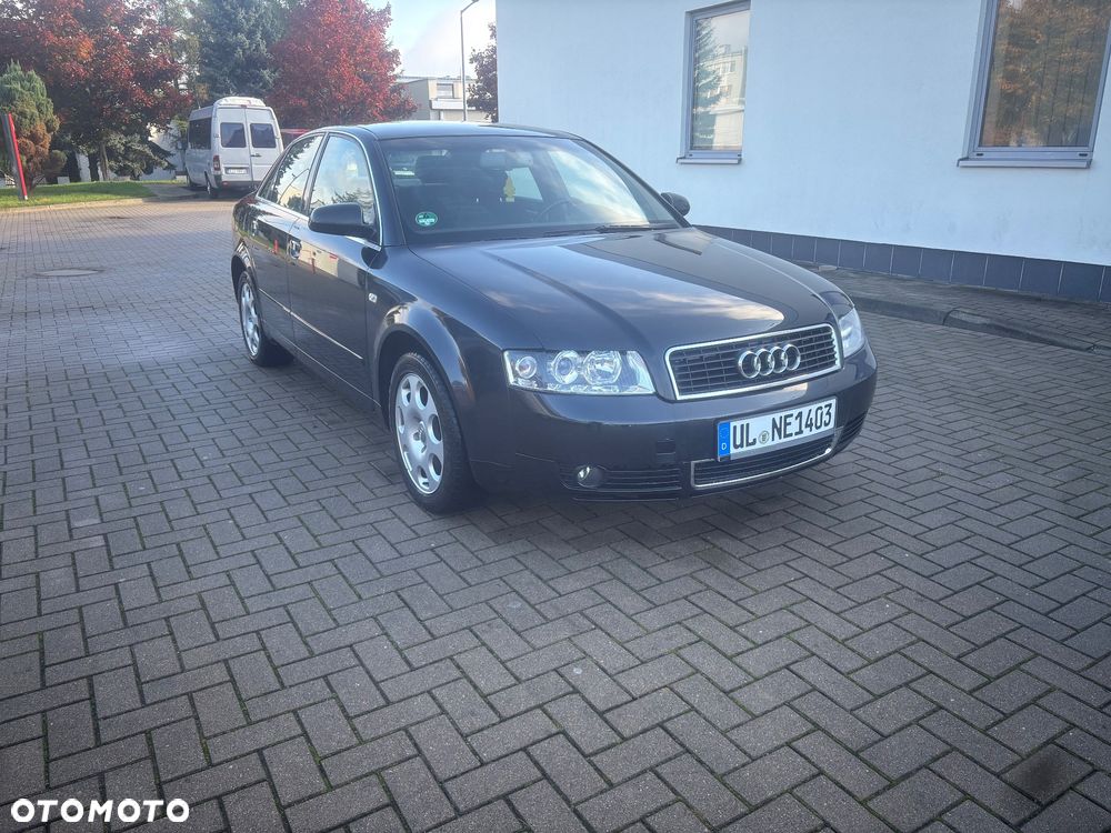 Audi A4 Limousine - 3