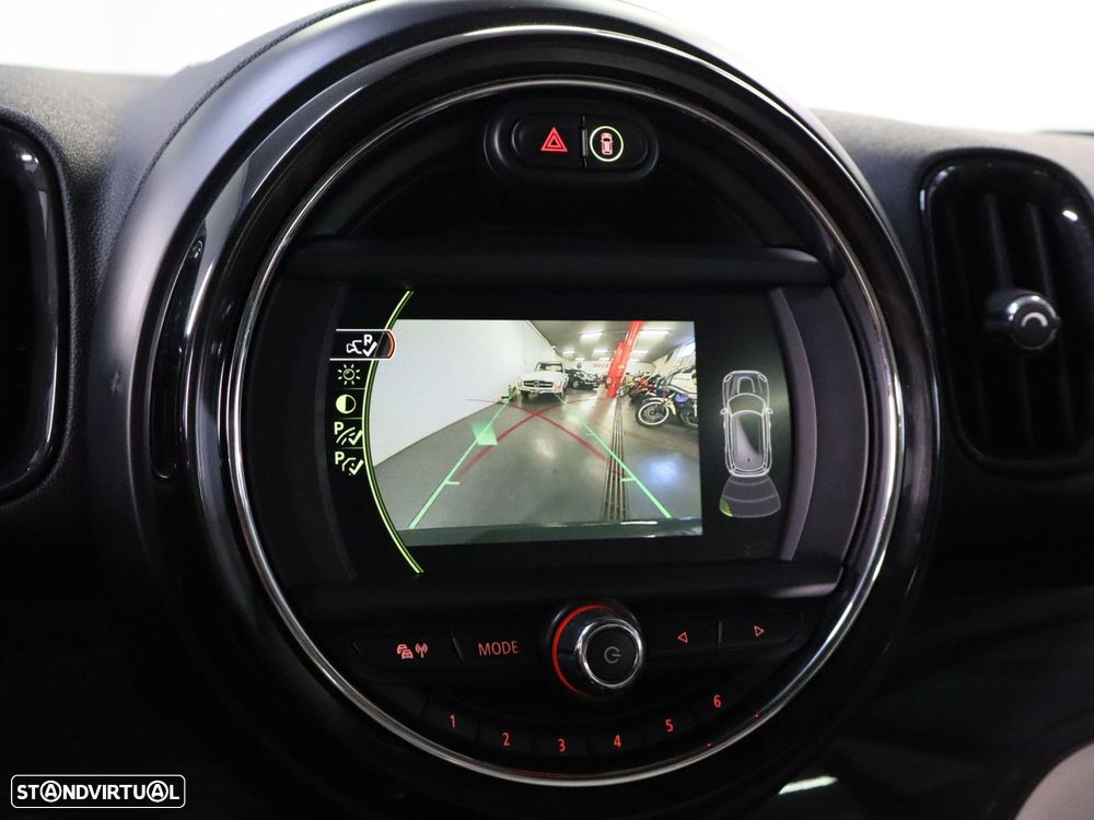 MINI Countryman Cooper D ALL4 Auto - 12