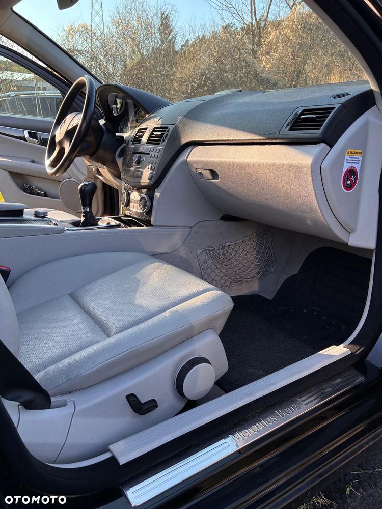 Mercedes-Benz Klasa C 200 CDI DPF BlueEFFICIENCY - 18