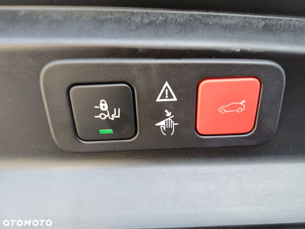 Peugeot 5008 1.2 PureTech mHEV GT S&S e-DCS6 - 38