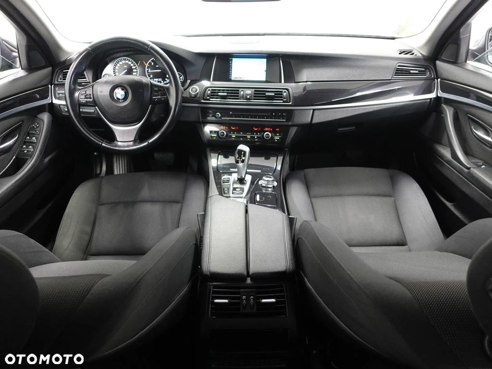 BMW Seria 5 525d xDrive Sport-Aut Modern Line - 27