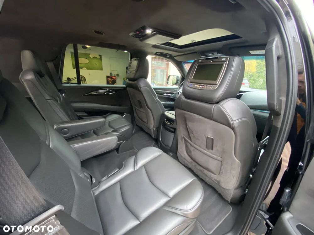 Cadillac Escalade - 34