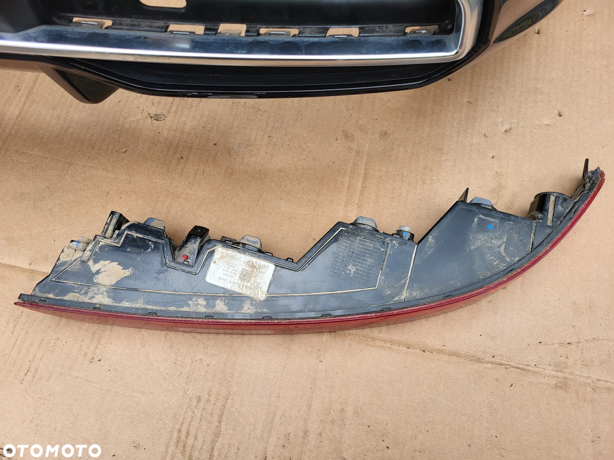 LAMPA TYL W ZDERZAK AUDI Q5 II 80A945070B 80A945069B - 11