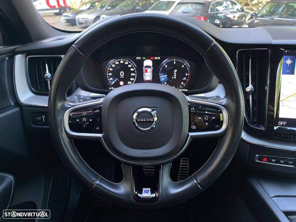 Volvo XC 60 2.0 D4 R-Design AWD Geartronic - 18