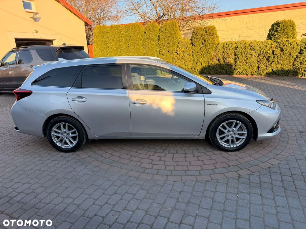 Toyota Auris Hybrid 135 Prestige - 17