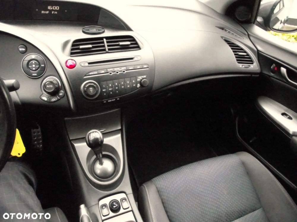Honda Civic 1.8 Executive - 26