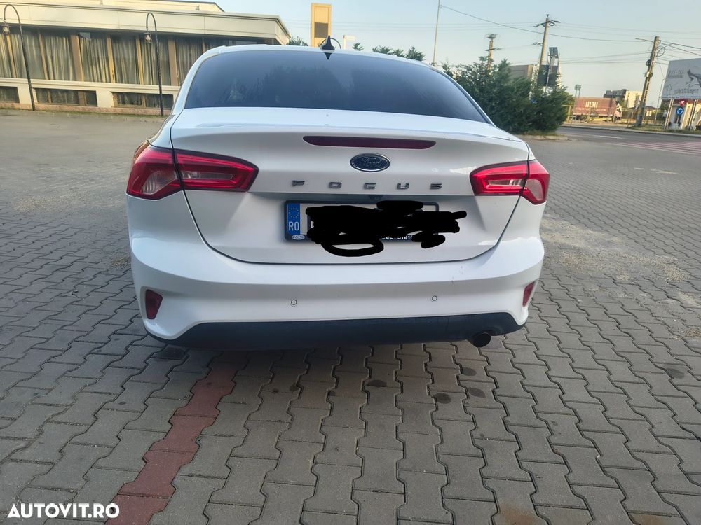 Ford Focus 1.0 EcoBoost Titanium - 4