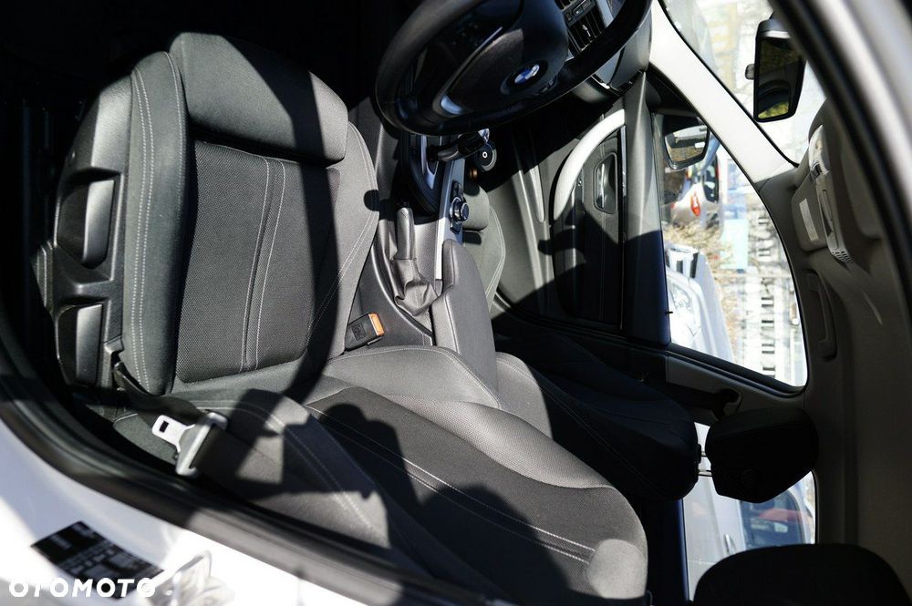 BMW Seria 3 318i Sport Line - 10