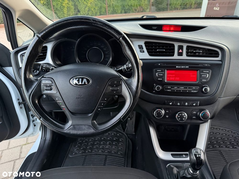 Kia Ceed 1.6 CRDi 136 ISG Edition 7 - 13