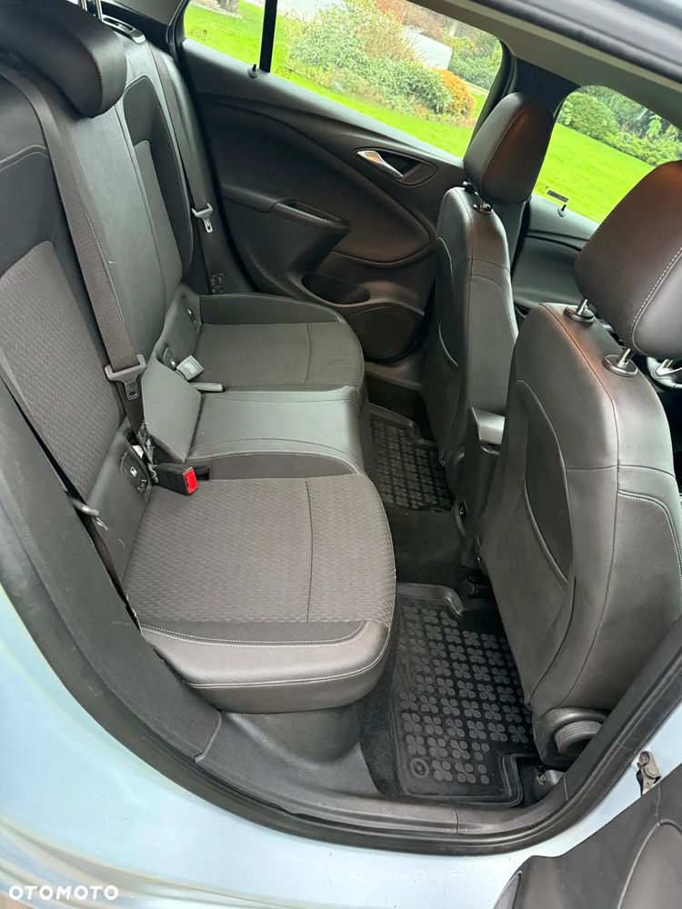 Opel Astra 1.6 D (CDTI) Automatik Dynamic - 2