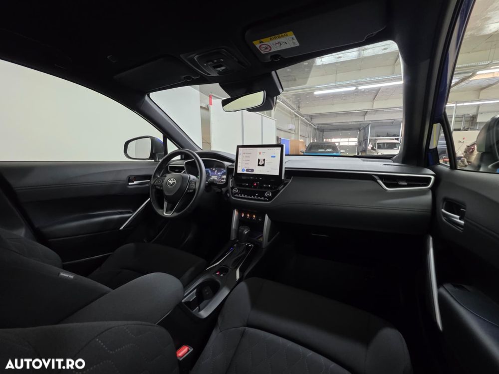 Toyota Corolla Cross - 11