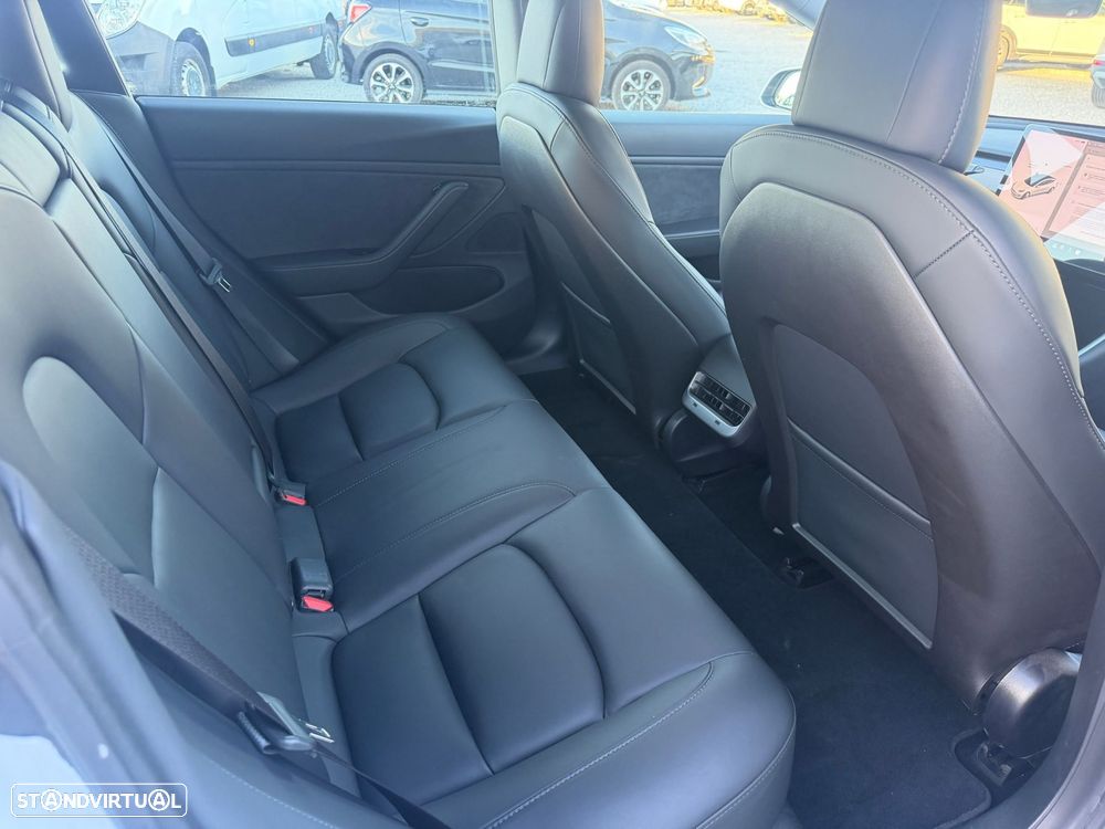 Tesla Model 3 - 14