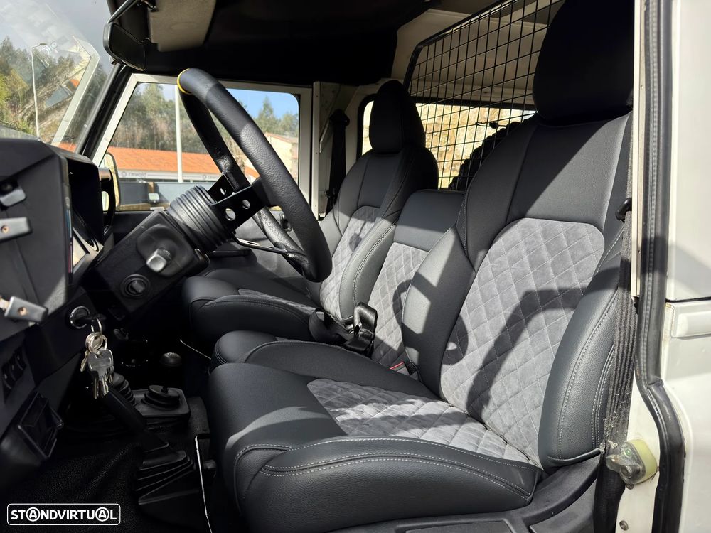Land Rover Defender 90 2.5 TD5 Metal Top - 7
