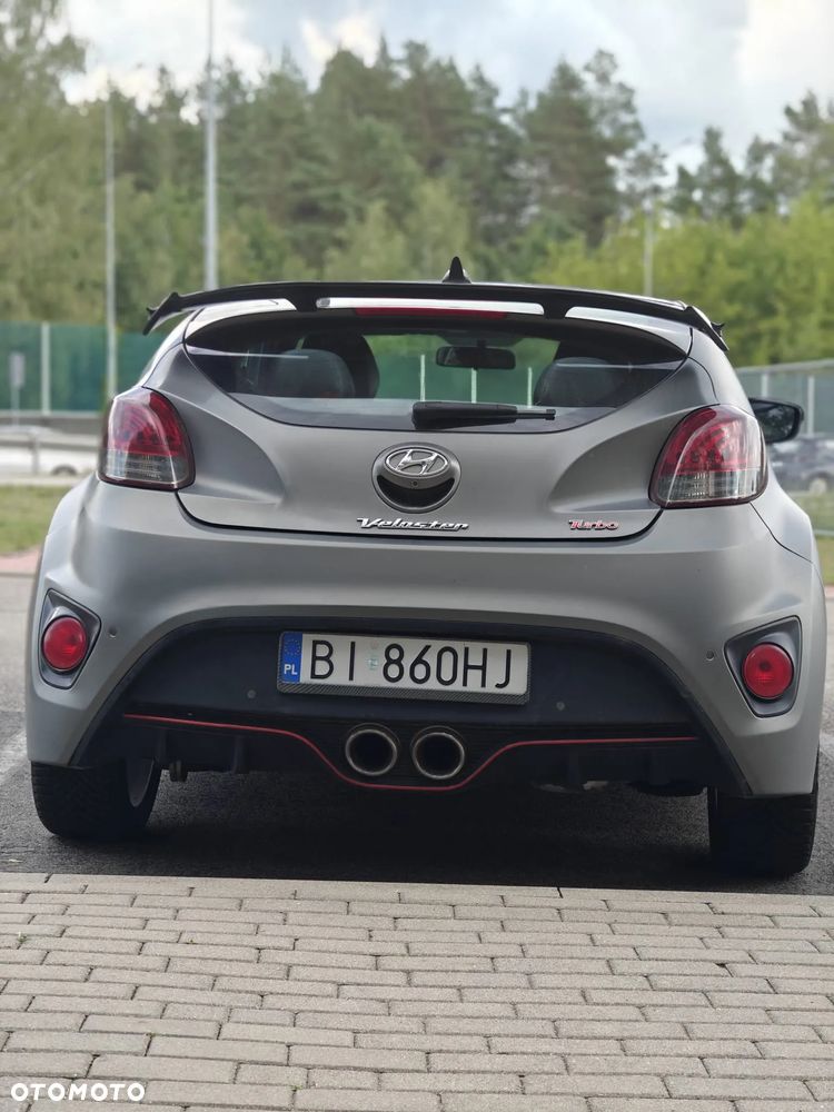 Hyundai Veloster - 12