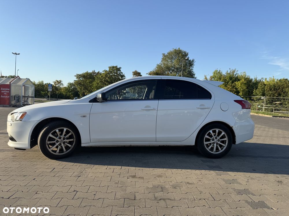 Mitsubishi Lancer 1.6 Invite - 4