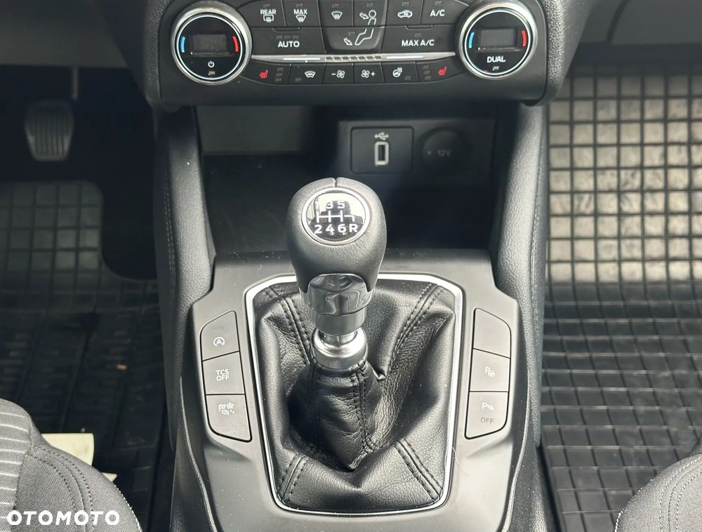 Ford Focus 1.0 EcoBoost Titanium X - 21