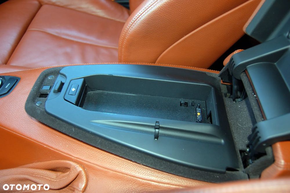 BMW Seria 6 650 i - 28
