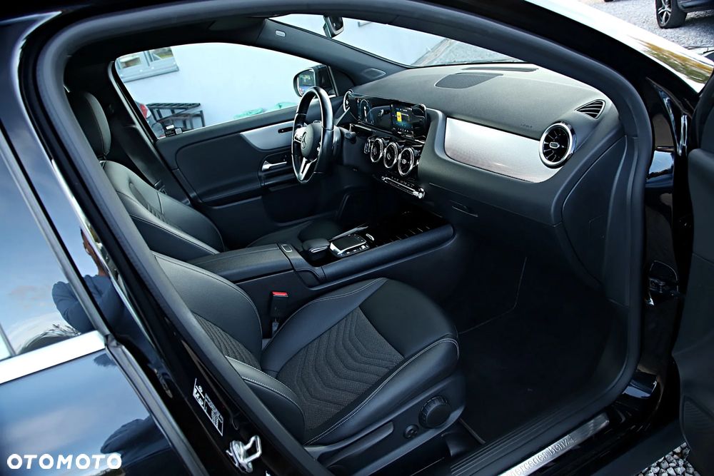 Mercedes-Benz GLA 200 Style - 24