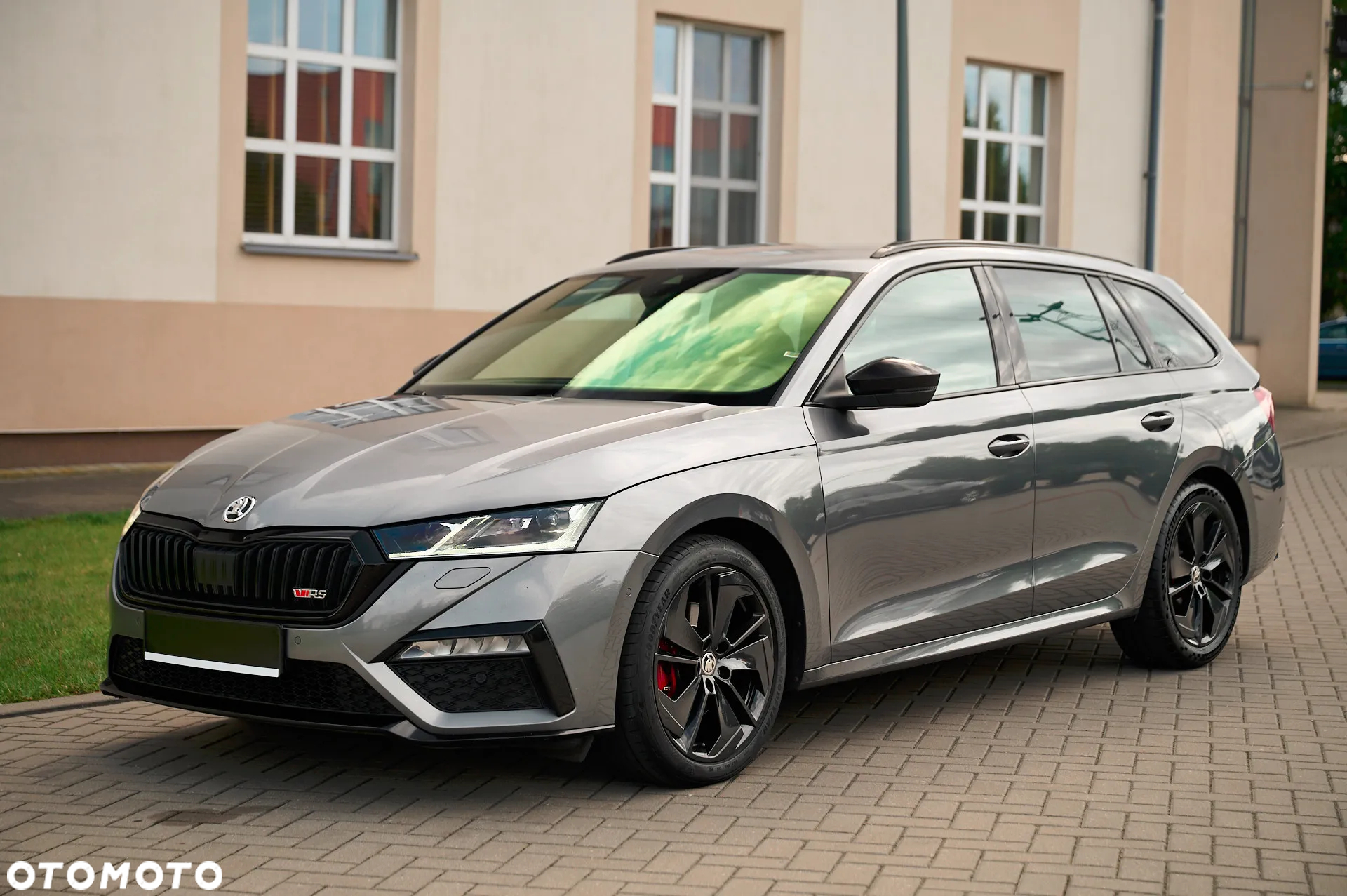 Skoda Octavia Combi 2.0 TDI DSG RS - 9