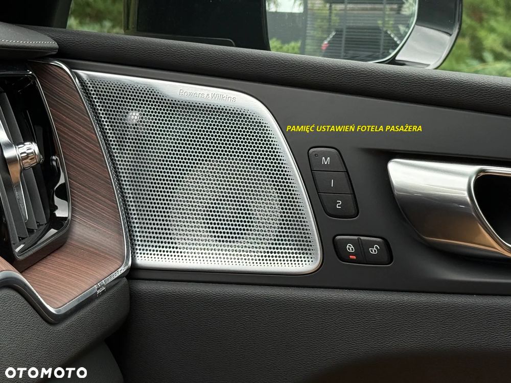 Volvo XC 60 B4 D Plus Dark - 11