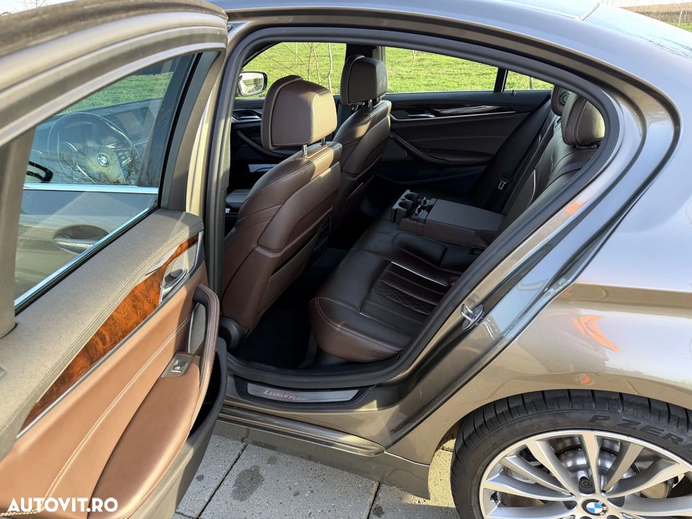 BMW Seria 5 530i AT - 15