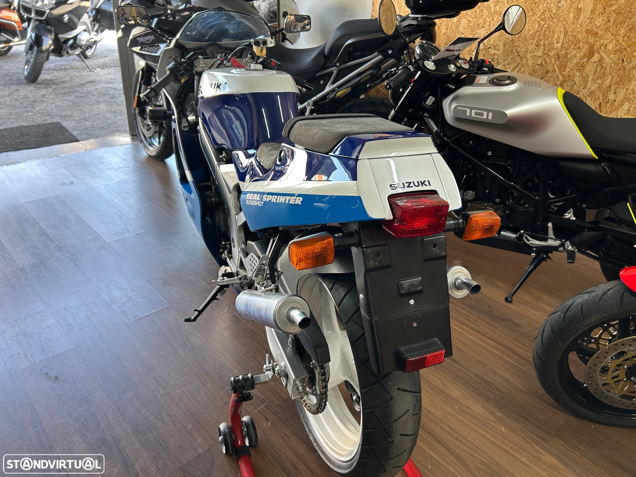 Suzuki RGV 250 VJ 21 - 2