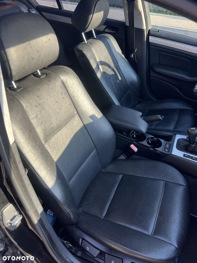 BMW Seria 3 330i - 11