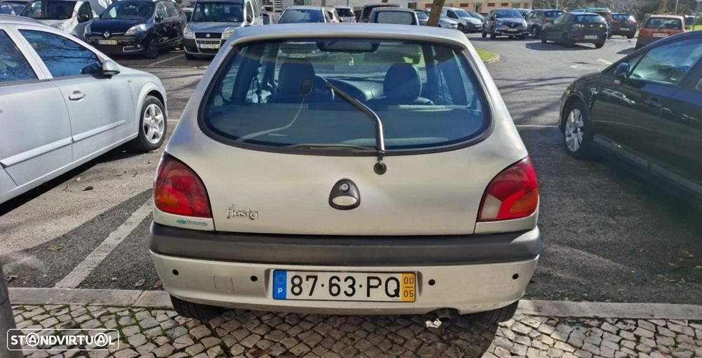 Ford Fiesta 1.8 D Studio - 6