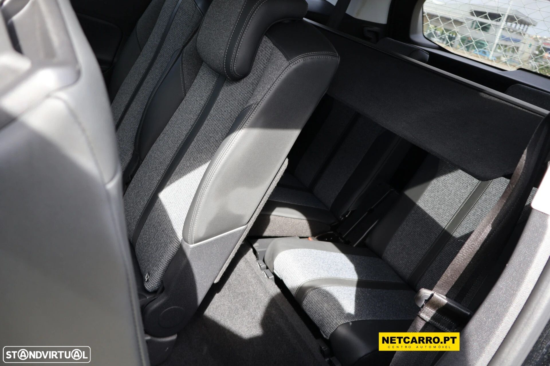 Peugeot 5008 1.5 BlueHDi Allure - 18