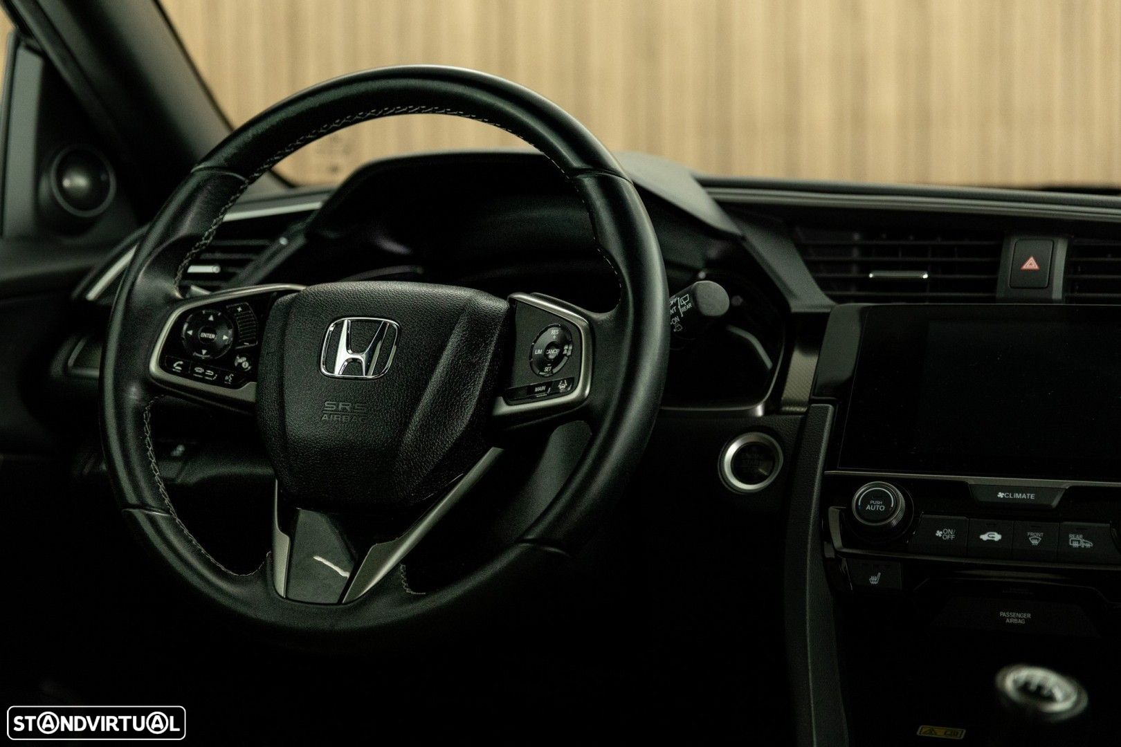 Honda Civic 1.0 i-VTEC Executive Premium - 26